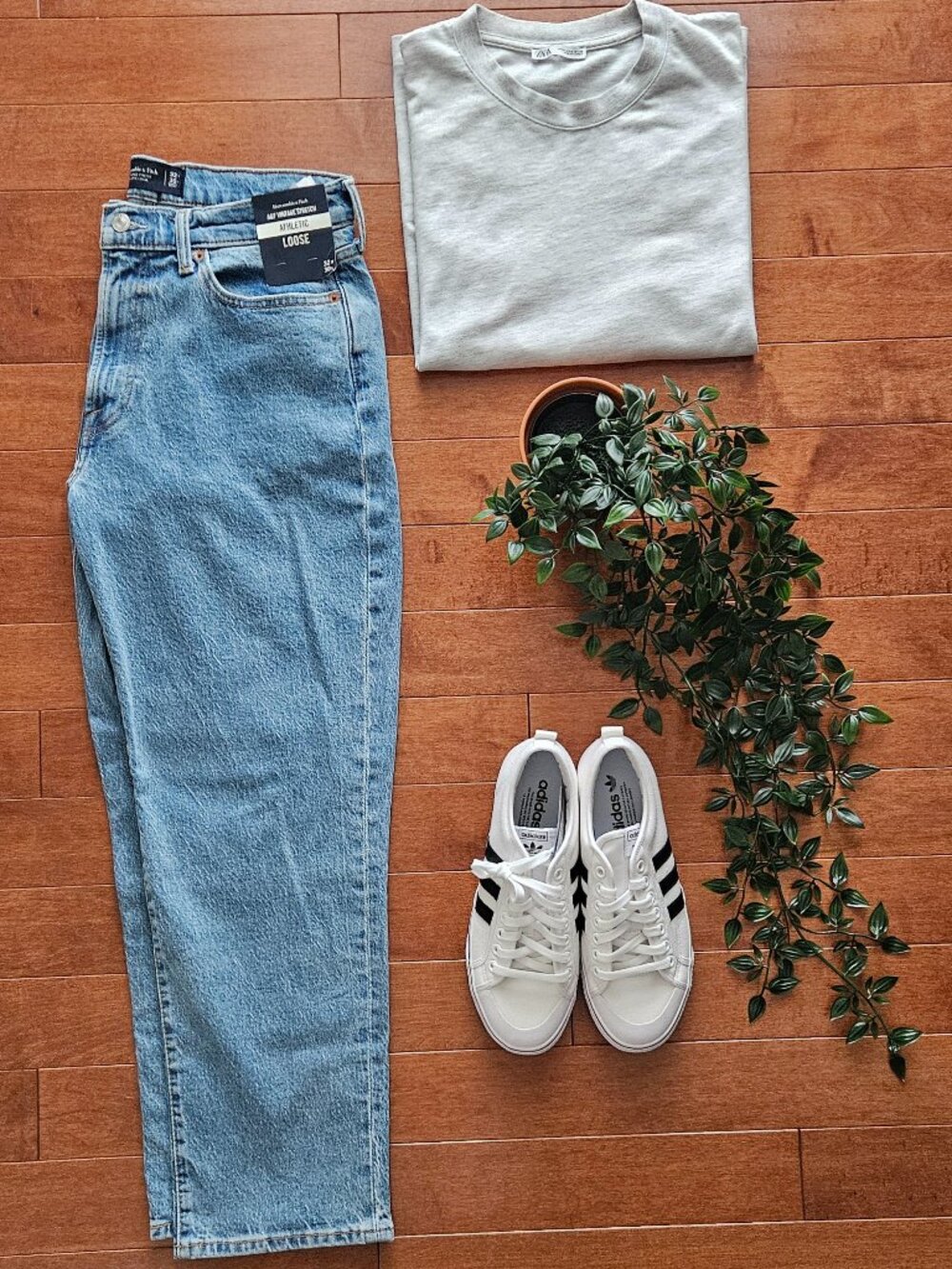 NEW Abercrombie - Athletic Loose Jean 32x30